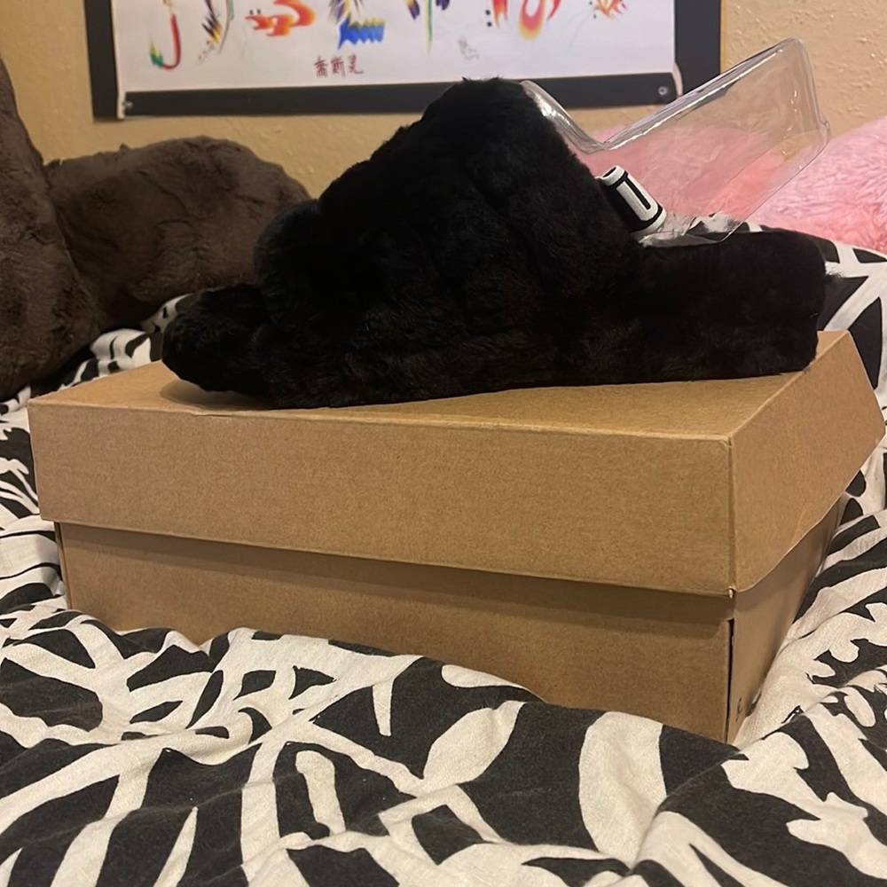Ugg’s Sandals slides